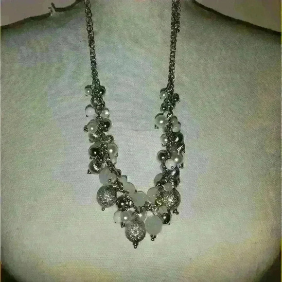 Women's Beautiful Beaded Necklace And Earring Set Brand New With Tags - Picture 10 of 13